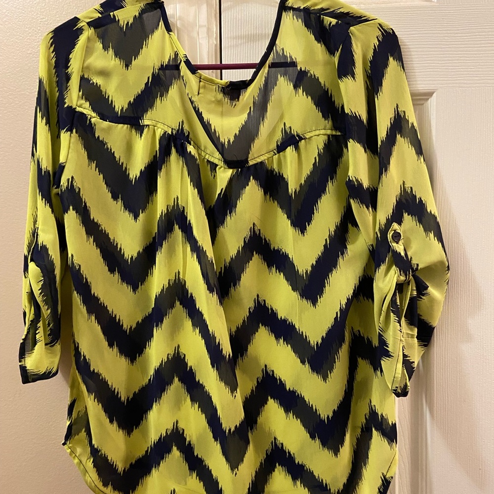 Soul mates shirt. Green and navy blue Gently used like new